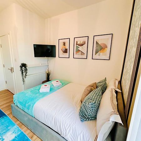 R2 - Elegant Private Room Opposite Queen Elizabeth Hospital - Harborne Бірмінгем Екстер'єр фото
